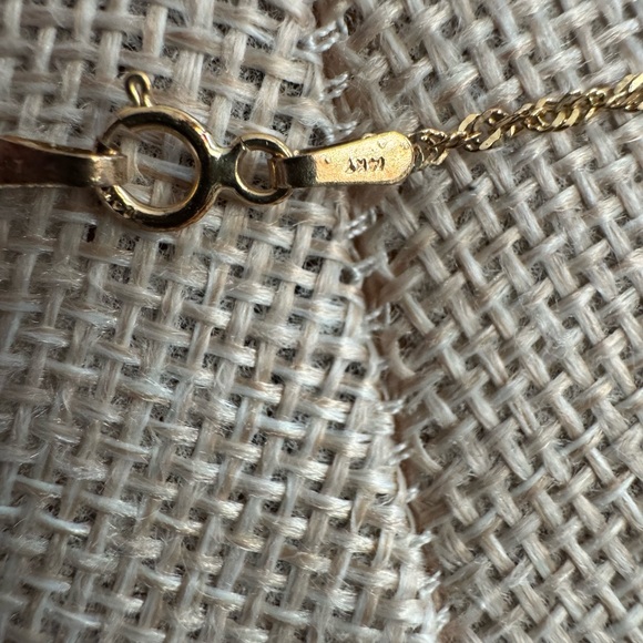 Beautiful 14k Gold Sand Dollar Pendant w/14k Gold Chain - 18” Necklace - Picture 7 of 8